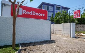 RedDoorz near Tugu Kartasura